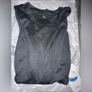 NWT NEW Vuori Daydream Crew Long Sleeve size M